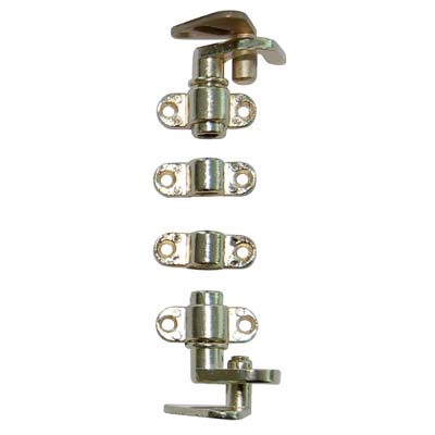 ACCESSORI IN KIT SERRATURA AD ASTE ROTANTI ZAMA OTTONATA 2 GANCI+2 CAVALLOTTI+2 PERNI Immagine principale del prodotto