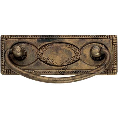 MANIGLIETTA MOBILI ANTICO MG2493 METALSTYLE ZAMA OTTONE ANTICATO MM 97X45-64 Immagine principale del prodotto