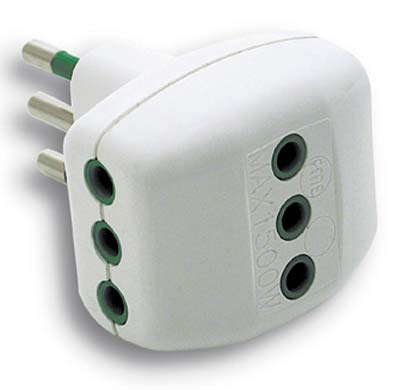 ADATTATORE TRIPLO 10A-10A FME BIANCO 2P+T Immagine principale del prodotto